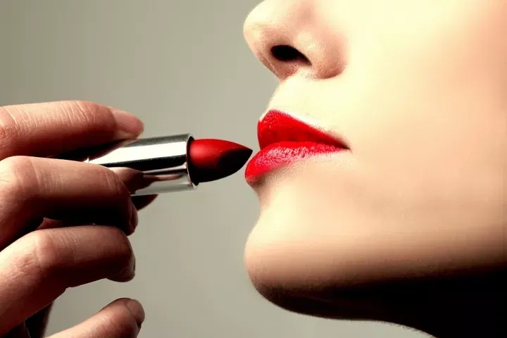 Lipstick-Lips-202001-001.jpg.webp